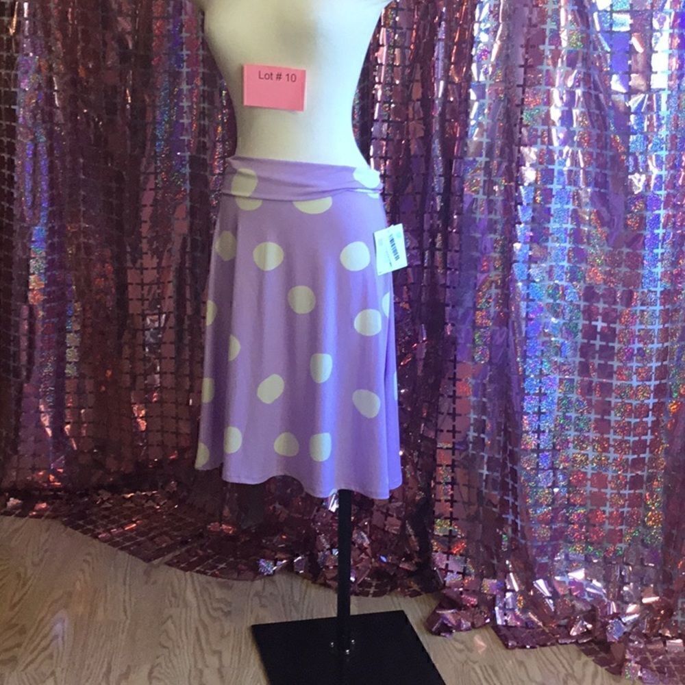 LULAROE AZURE skirt in purple & white polka dots, size medium